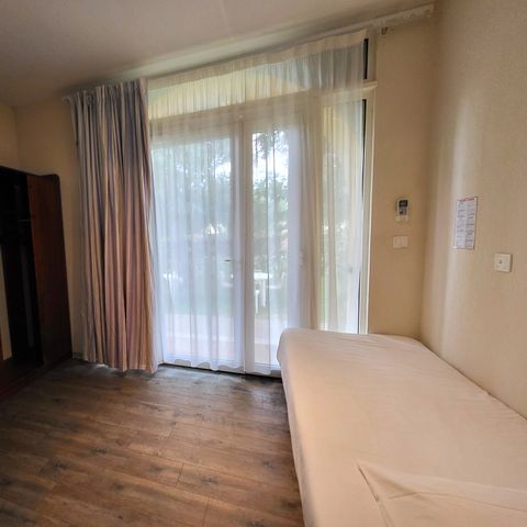 Bedroom 3 persons - 14m² room (one room, no kitchen)
