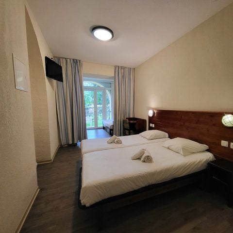 CHAMBRE 4 personnes - Chambre 14m² 1 Pièce (sans cuisine) Vue Mer _ Lit bébé impossible
