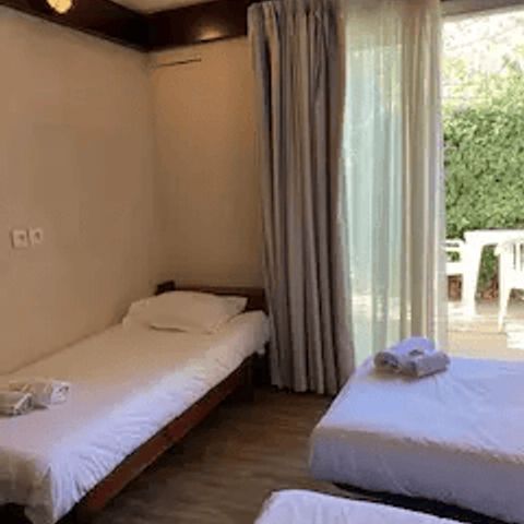 Camera 5 persone - Da 25 m² - 2 stanze - 2 bagni - Senza cucina - _ Non è possibile aggiungere un lettino per bambini