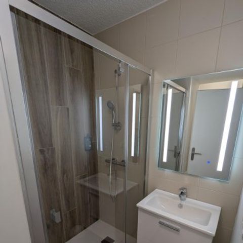 Hotelkamer 4 personen - Kamer van 17 m², 2 kamers (zonder keuken) _ Babybedje niet mogelijk