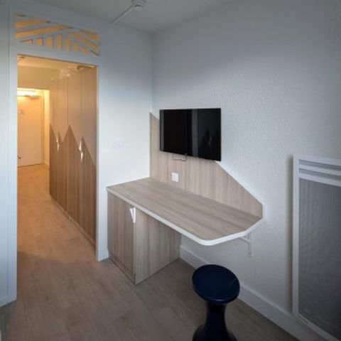 Hotelkamer 6 personen - Kamer 26,8 m²  2 grote kamers (zonder keuken) _ Babybedje niet mogelijk