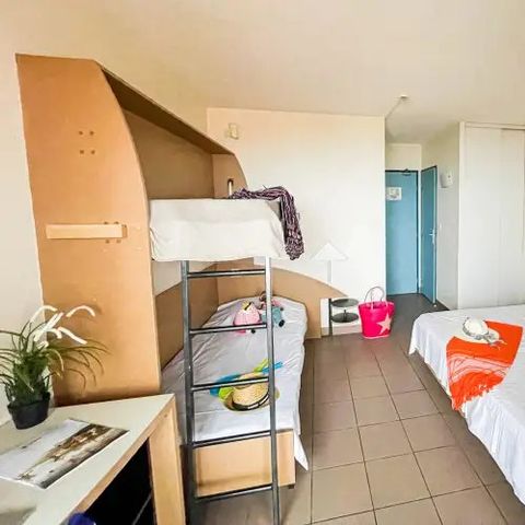 CHAMBRE 4 personnes - Chambre 20 m² 1 Pièce (sans cuisine) _ Lit bébé impossible