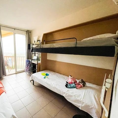 CHAMBRE 4 personnes - Chambre 20 m² 1 Pièce (sans cuisine) _ Lit bébé impossible