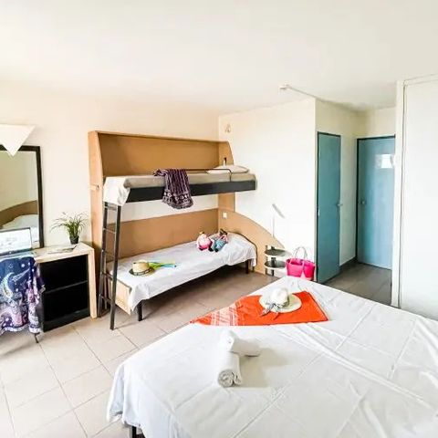 Hotelkamer 4 personen - Kamer van 20 m², 1 kamer (zonder keuken) _ Babybedje niet mogelijk
