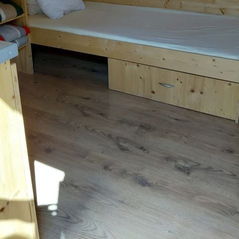 UNUSUAL ACCOMMODATION 3 people - Hobbit XL Bungalow