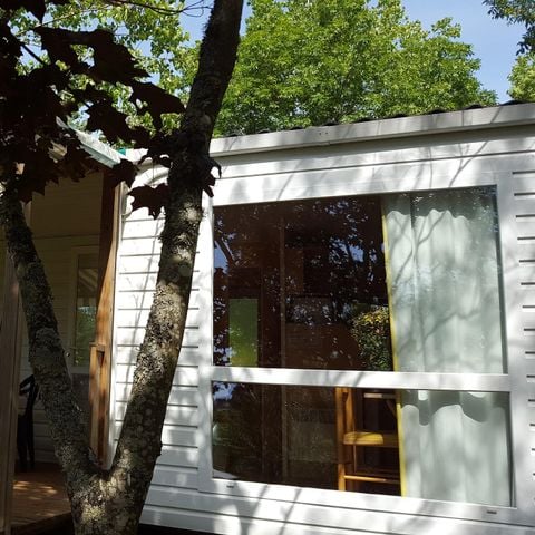 Stacaravan 5 personen - Stacaravan Grand Confort Loggia 32 m² met 2 slaapkamers – Aankomst op zaterdag in juli en augustus