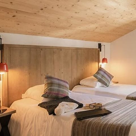 APARTMENT 10 people - 5 rooms, sleeps 10.