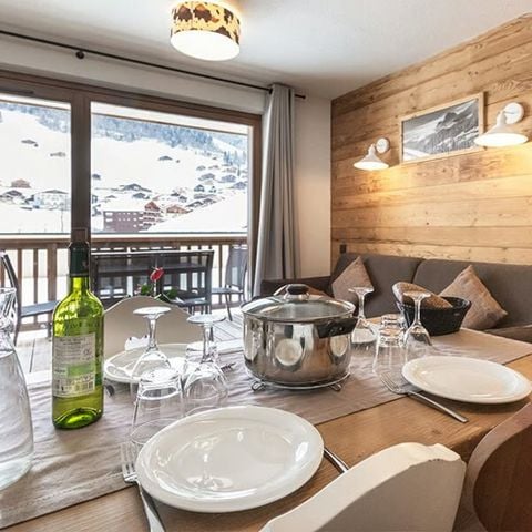 Appartement 6 personen - 3 kamers, 6 personen. GEZIN. Uitzicht op de bergen