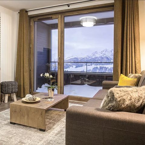 APARTMENT 8 people - 4-room flat, sleeps 8. Mountain views