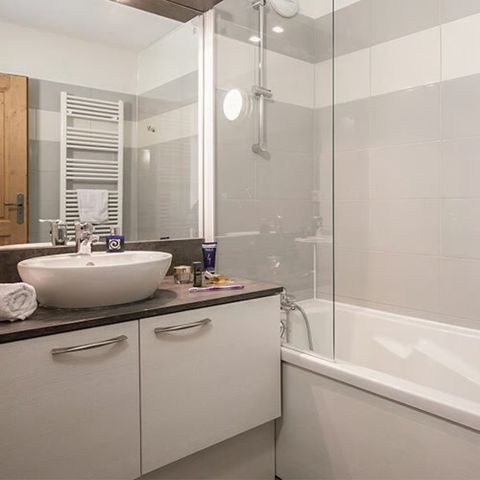 APPARTEMENT 10 personnes - 5 pièces 10 pers. Vue montagne +