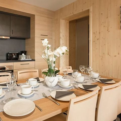 APARTEMENTO 10 personas - 5 habitaciones, 8-10 personas.