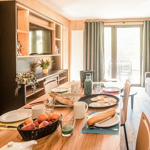APARTEMENTO 8 personas - 4 habitaciones, 8 personas. Vistas a la montaña