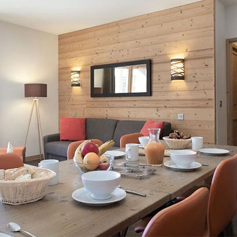 Apartment 12 persons - 6 rooms, sleeps 12. Mountain views