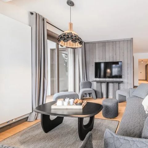APARTMENT 10 people - 5 ROOMS (3 BEDROOMS + 2 BATHROOMS) 8–10 PEOPLE STANDARD