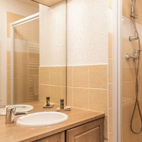 Piso 6 personas - 3 habitaciones, 6 personas. CONFORT