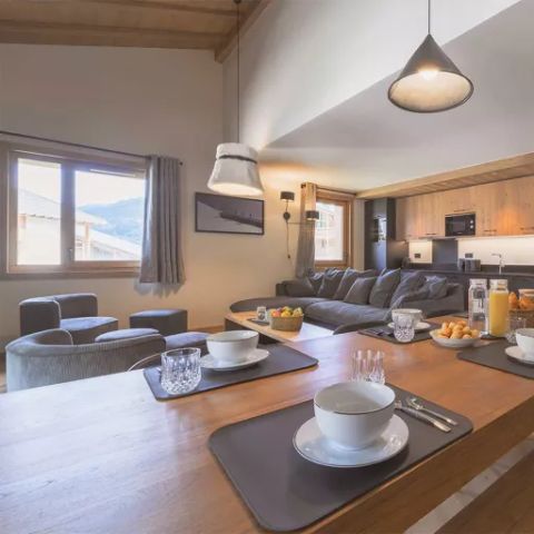 Apartment 12 persons - 4 ROOMS - 2 BATHROOMS - 10–12 PEOPLE - STANDARD