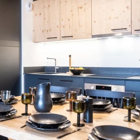 APPARTAMENTO 8 persone - 3 CAMERE DA LETTO, 6-8 PERSONE, VISTA MONTAGNA