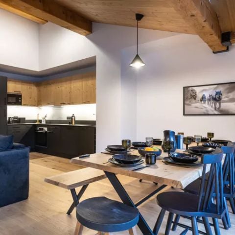APARTMENT 10 people - 4-BEDROOM APARTMENT FOR 8–10 PEOPLE WITH MOUNTAIN VIEWS