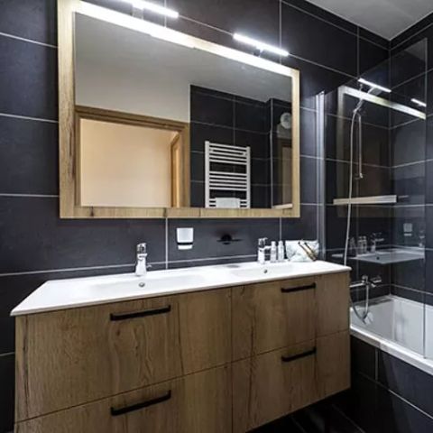 Apartement 10 Personen - 4-Zimmer-Wohnung mit Schlafkabinen für 8–10 Personen, mit Blick auf die Berge