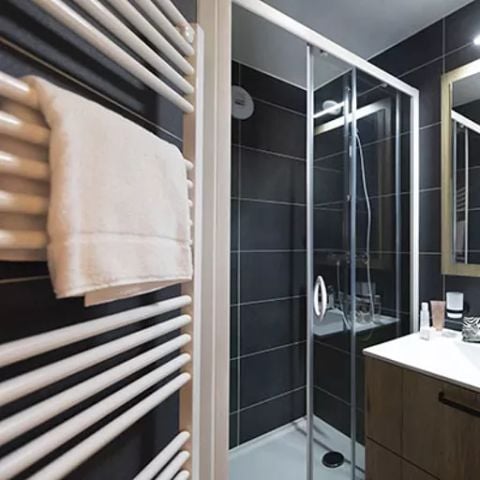 APARTEMENTO 10 personas - 4 HABITACIONES CON BAÑO PRIVADO PARA 8-10 PERSONAS (ESTÁNDAR)