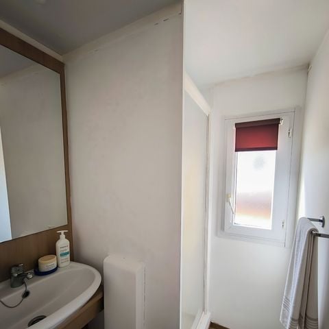 MOBILE HOME 4 people - Sleeps 4, with a small terrace (air-conditioned)