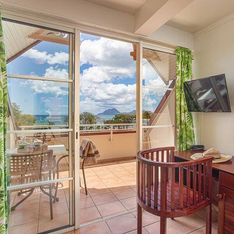 APARTMENT 6 people - Sleeps 6 – 2 bedrooms – Terrace – Sea view