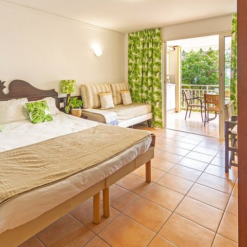 STUDIO 3 people - Sleeps 3 – Terrace – Air-conditioned