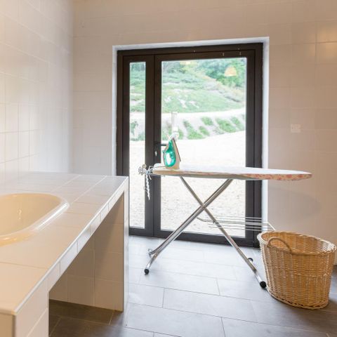 STAANPLAATS - Klassieke standplaats - 10A elektriciteit - 1 voertuig - water dichtbij - 80/100 m².