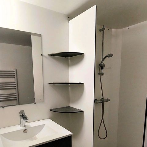 Stellplatz - Stellplatz Confort Plus - >130 m² - Strom 10A -Wasseranschluss - Graue Wasserabfuhr