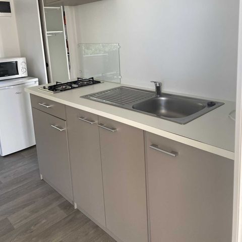 Stacaravan 5 personen - SENCILO D 25m² / 2 kamers - overdekt terras