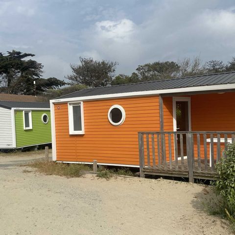 Stacaravan 4 personen - WEST COAST D 29m² / 2 kamers - overdekt terras