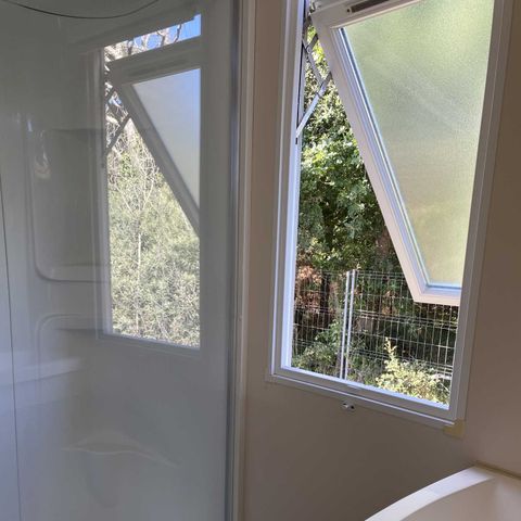 Stacaravan 6 personen - COTTAGE S 27m² / 2 kamers - overdekt terras