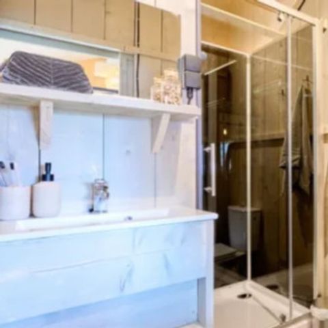 TENTE TOILE ET BOIS 4 personnes - Safari Lodge (avec sanitaires)