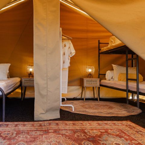 Canvas and wooden tent 4 persons - Safari Lodge (with sanitary facilities)
