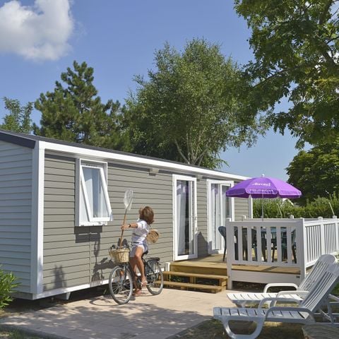 Stacaravan 6 personen - DIM - COTTAGE CONFORT 3bed / 6p - 35m² - Terras met parasol