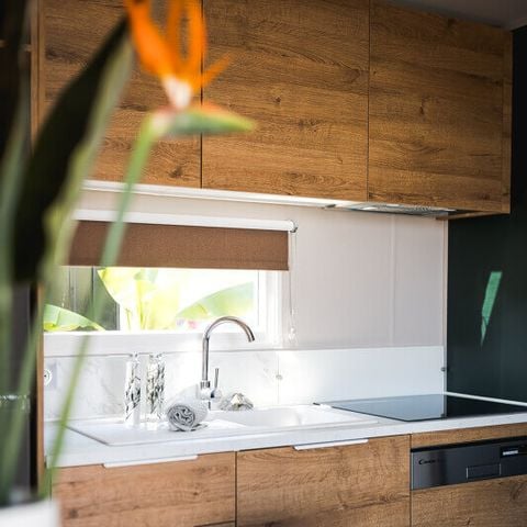 Mobilhome 4 personnes - SUNELIA PRESTIGE + CLIM 2 chambres - 34m² - Terrasse couverte