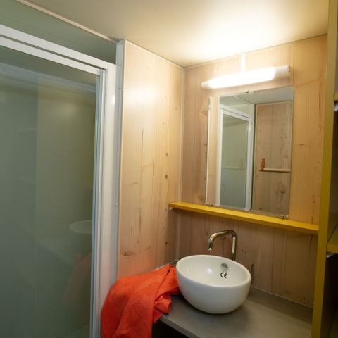 CHALET 5 personnes - Chalet Montana Confort 35m² - 2 chambres + terrasse 8m² + plancha + TV -