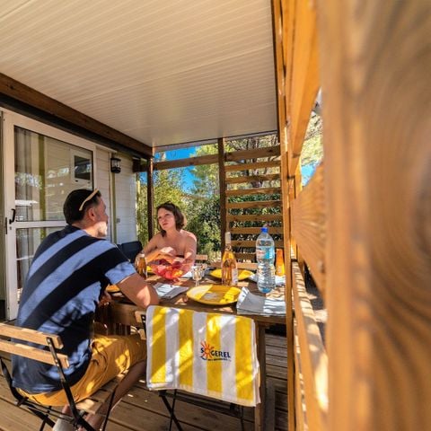 BUNGALOW 4 personnes - Cottage 2 chambres - CLIM - TV - WIFI - PLANCHA