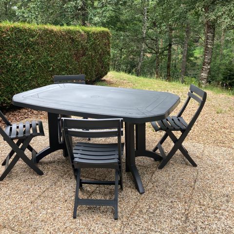 COUNTRY HOUSE 6 people - on the edge of a forest - sleeps 4/6