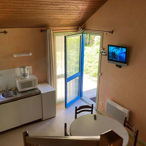 CASA DI CAMPAGNA 6 persone - ai margini di una foresta - 4/6 posti letto