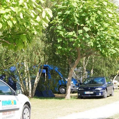 STAANPLAATS - Tent + 1 auto