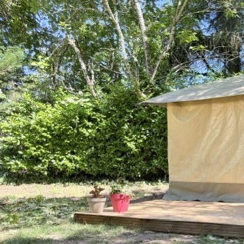 Tent 3 personen - Prêt à camper tent 16m² 2 kamers - zonder sanitair + terras 15m² 3 pers