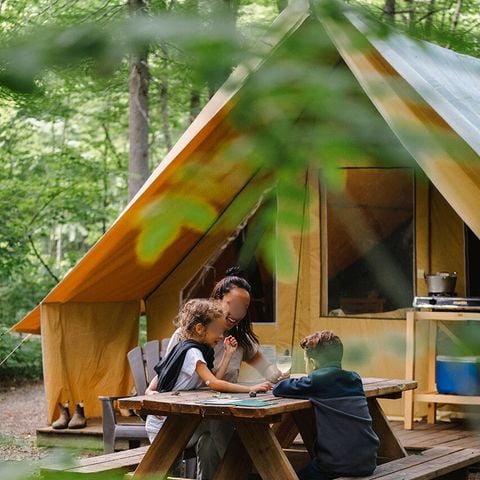 TENTE 3 personnes - Prêt à camper 16m² 2 chambres - sans sanitaires + terrasse 15m² 3 pers