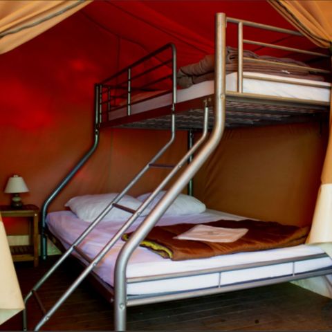 TENT 5 people - Tent Eden Standard 30m² 2 bedrooms - without bathroom + View on the Lot + covered terrace 11.5m² 5 pers