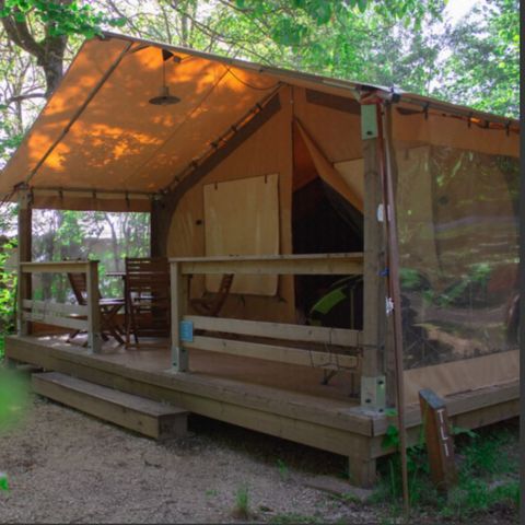 Tent 5 personen - Tent Eden Standard 30m² 2 kamers - zonder badkamer + Zicht op de Lot + overdekt terras 11.5m² 5 pers