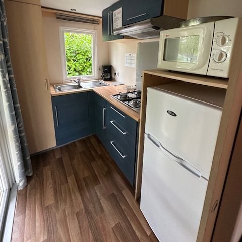 MOBILHOME 6 personnes - Mobil-home Confort 28m² 2 chambres + terrasse couverte 13.5m² - TV 4/6 pers