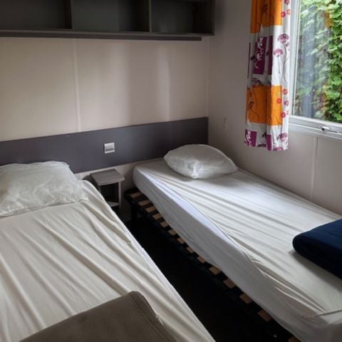 BUNGALOW 6 personnes - Confort 28m² 2 chambres + terrasse couverte 13.5m² - TV