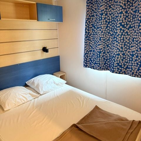 BUNGALOW 6 personnes - Mobil-home Confort 28m² 2 chambres + terrasse couverte 13.5m² - TV 4/6 pers
