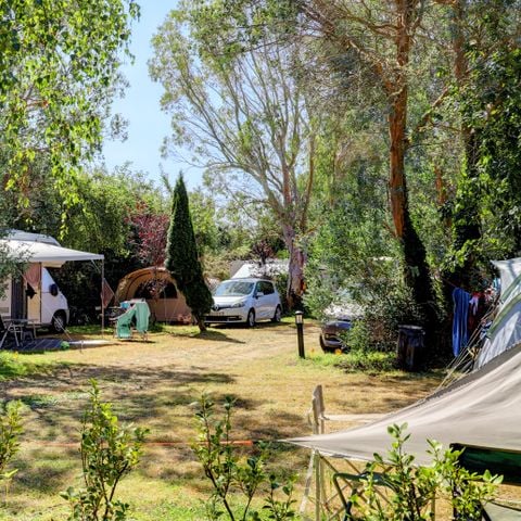 EMPLACEMENT - tente/caravane/camping-car (maximum 7 m de long)