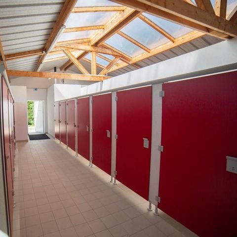 PIAZZOLA - Offerta speciale su area camper / soggiorno breve: piazzola/notte con 2 persone+elettricità10A-.